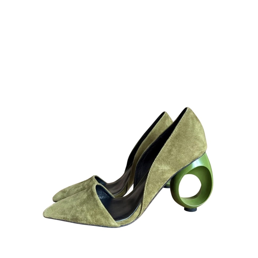 Burberry Suede Runway Links Louisa 105 Pump (Size 39)